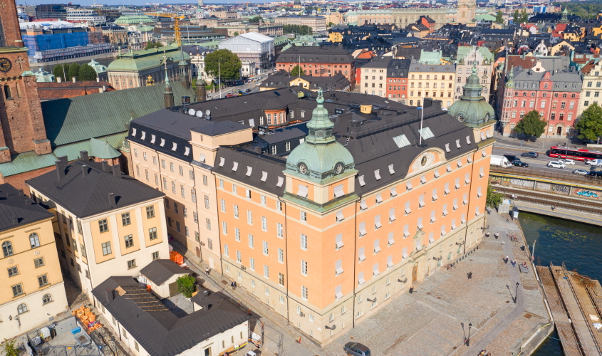Fågelvy över kammarrättens byggnad. Foto.