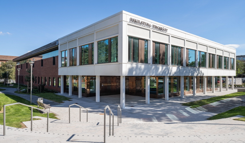 Eskilstuna tingsrätts entré.
