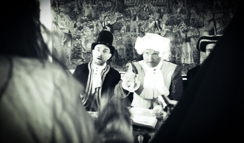 Stillbild från historisk film.