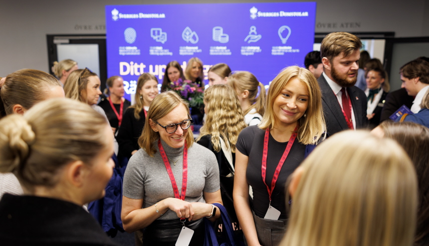 Studenter på arbetsmarknadsmässa